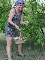 73 year old grandma Hanna D. seduced a younger stranger to fuck her in an open field